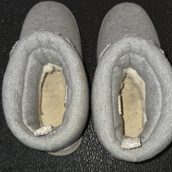 UGG Light Gray Knit Boots - Picture 3 of 15